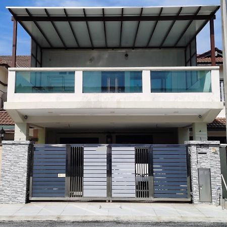 Bbt Double Storey Balcony Bukit Tinggi Home Klang Exteriér fotografie